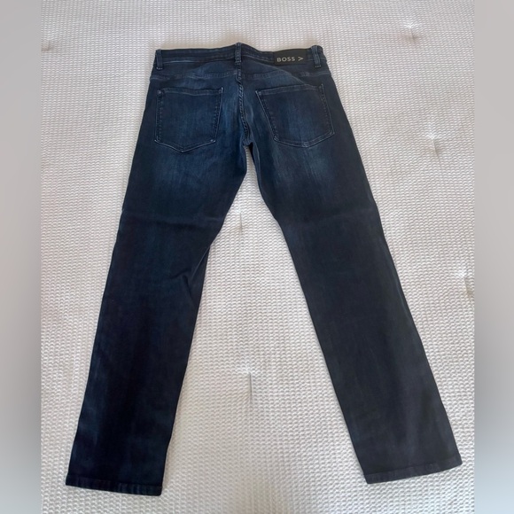 Hugo Boss Men's Dark Wash Slim Jeans - 32/20 - Picture 3 of 7